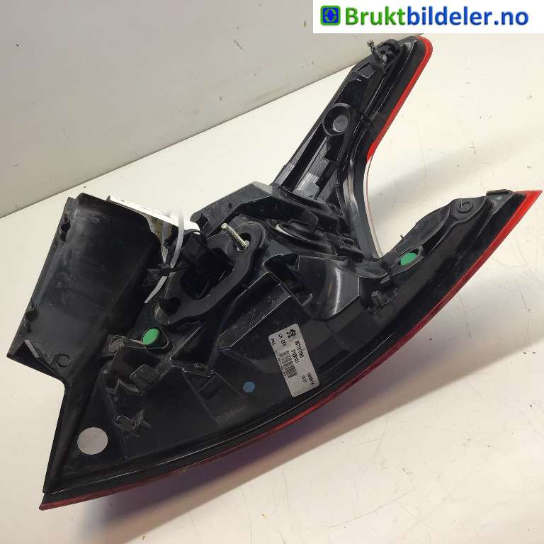 Baklykt venstre til Peugeot 308 2013-2021 (Type II)  (PEUGEOT|9677817680|81250101|)