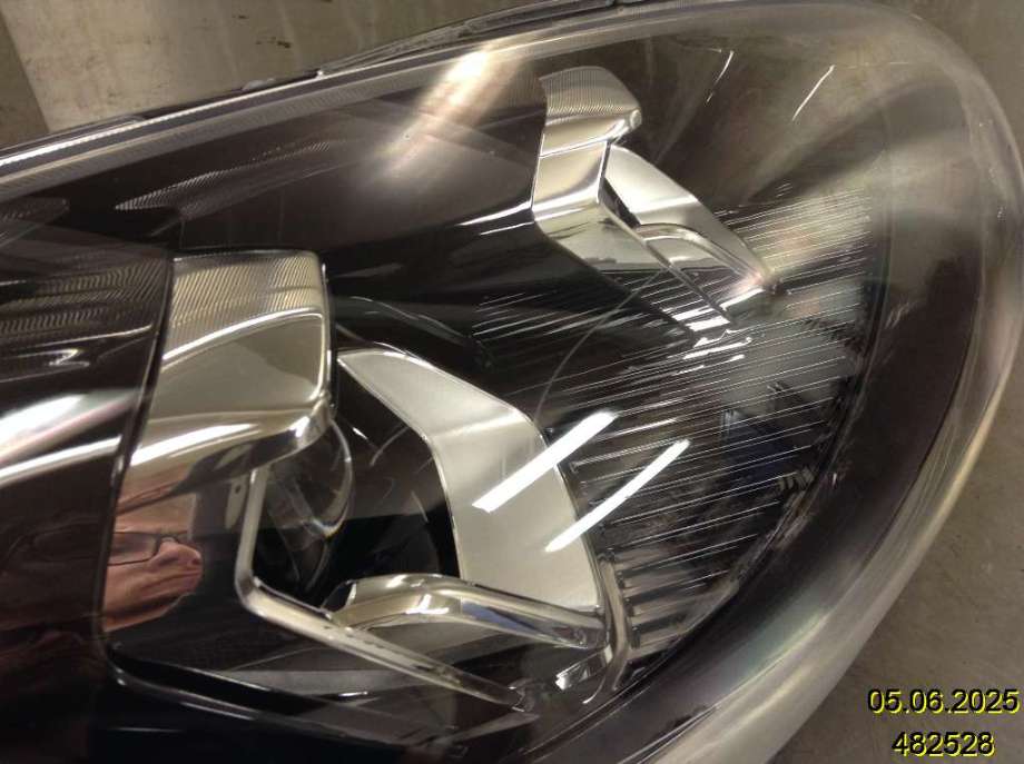 Frontlykt høyre halogen til Ford Kuga 2019-->> (Type III) (FORD|LV4B-13E016-AP|L90187839|2710588)