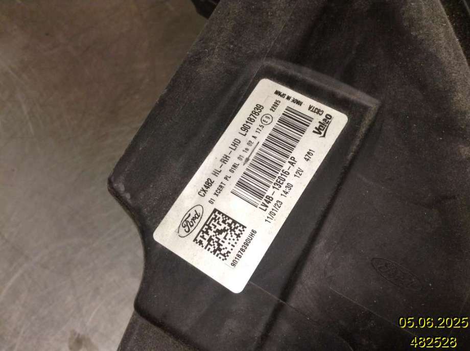 Frontlykt høyre halogen til Ford Kuga 2019-->> (Type III) (FORD|LV4B-13E016-AP|L90187839|2710588)