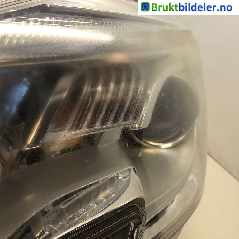 Frontlykt venstre halogen til Peugeot 2008 2013-2019 (Type I) (PEUGEOT|9815405780|90106476|)
