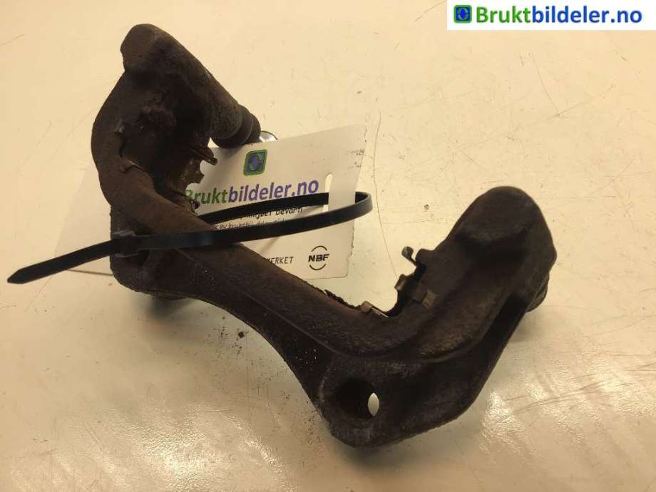 Bremsecaliper brakett til Mazda 6 2008-2010 (Type II, Fase 1)  (MAZDA|GJ6A26281|)