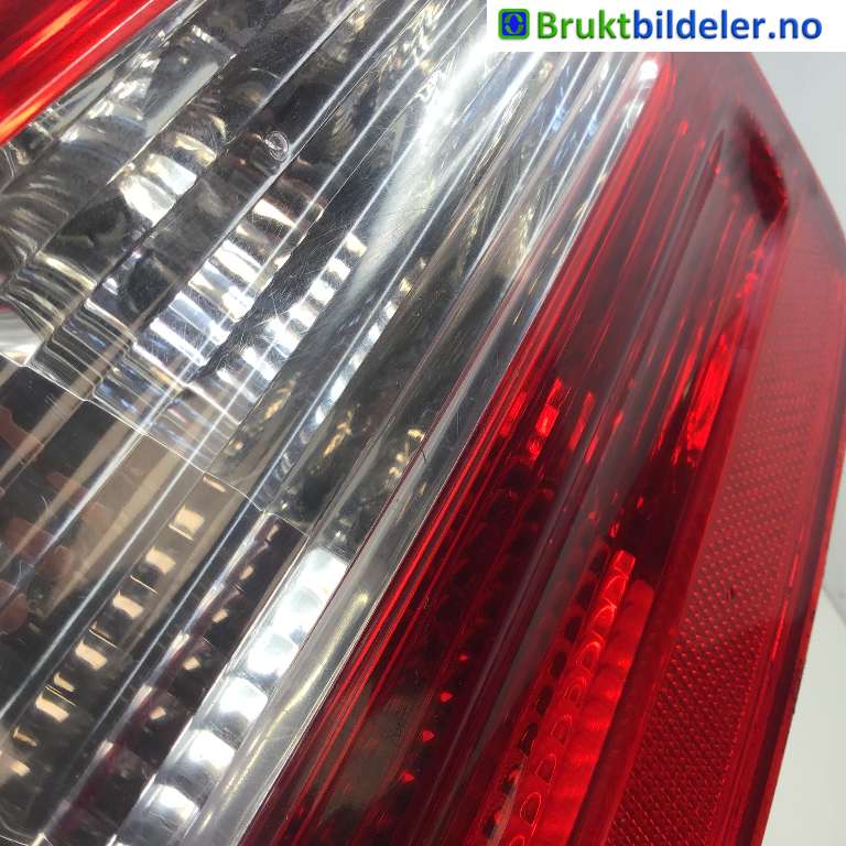 Baklykt venstre indre til Mercedes E-Klasse 2002-2006 (Fase 1) (W211) (W211) (MERCEDES|A 211 820 13 64|)