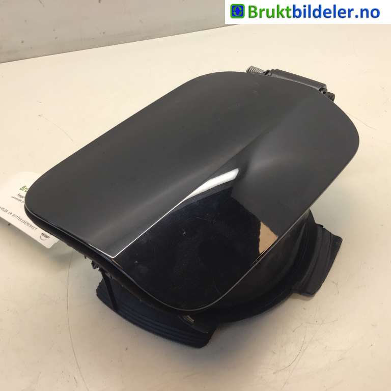 Batterilader inntak/luke til BMW i4, 2021-->> (G26) (G26) (BMW IX4|51 17 8 737 953)