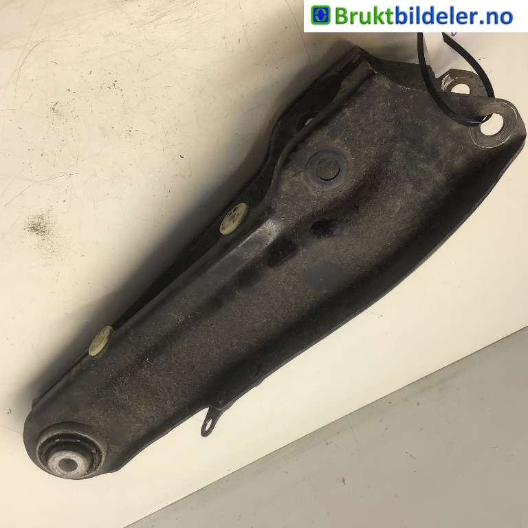 Bærebru høyre bak til BMW i4 2021-->> (G26) (G26) (BMW IX4|33 32 6 895 251|)