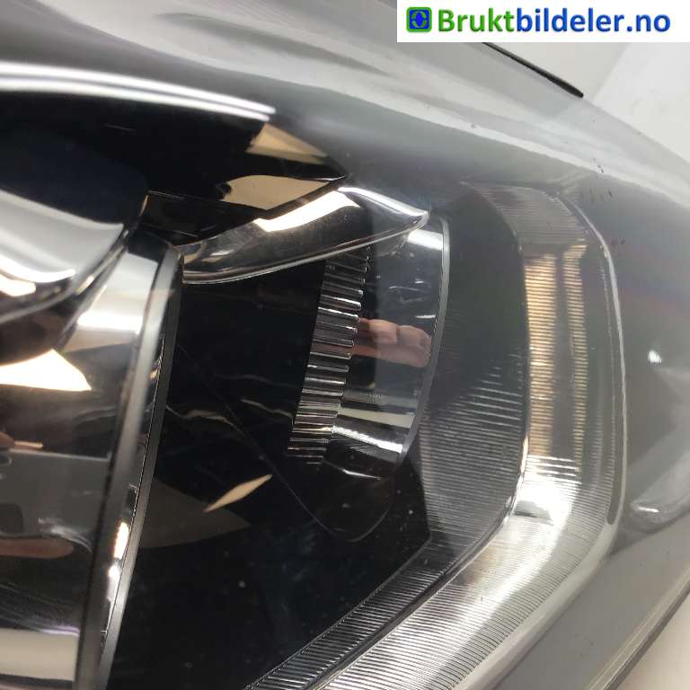 Frontlykt høyre halogen til Hyundai Ioniq Electric 2016-2019 (Fase 1) (HYUNDAI|92102-G7000T2S|)