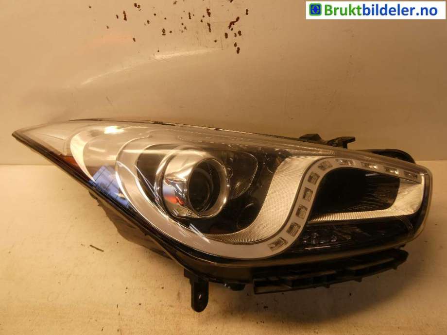 Frontlykt høyre xenon til Hyundai i40, 2012-2017  (HYUNDAI|92102 3Z030)