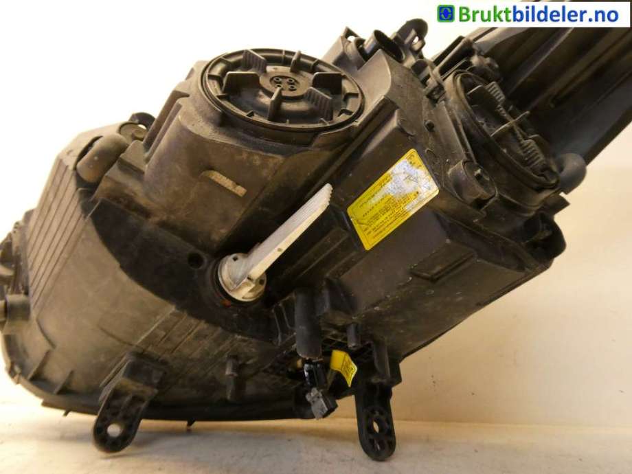 Frontlykt høyre xenon til Hyundai i40 2012-2017  (HYUNDAI|92102 3Z030|)