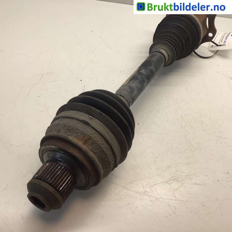 Drivaksel høyre foran til Audi A4 2007-2014 (Type IV) (B8) (B8) (AUDI|8K0 407 271 AJ|)