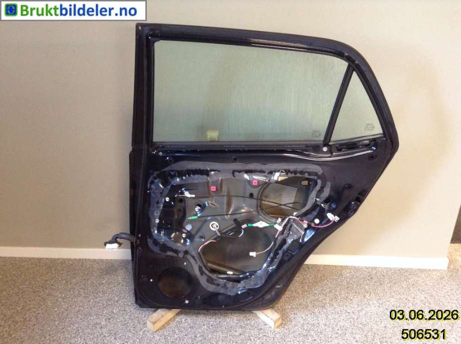 Dør høyre bak til Toyota Auris 2010-2012 (Type I, Fase 2)  (TOYOTA|6700302250|)