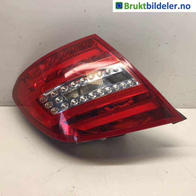 Baklykt venstre til Mercedes C-Klasse 2011-2014 (Fase 2) (W204) (W204) (MERCEDES|A 204 820 46 64|0000867833|)