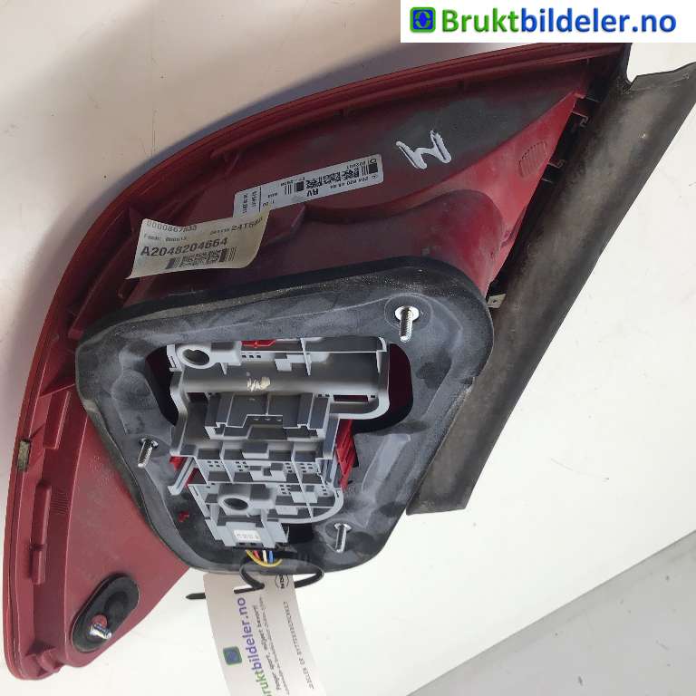 Baklykt venstre til Mercedes C-Klasse 2011-2014 (Fase 2) (W204) (W204) (MERCEDES|A 204 820 46 64|0000867833|)
