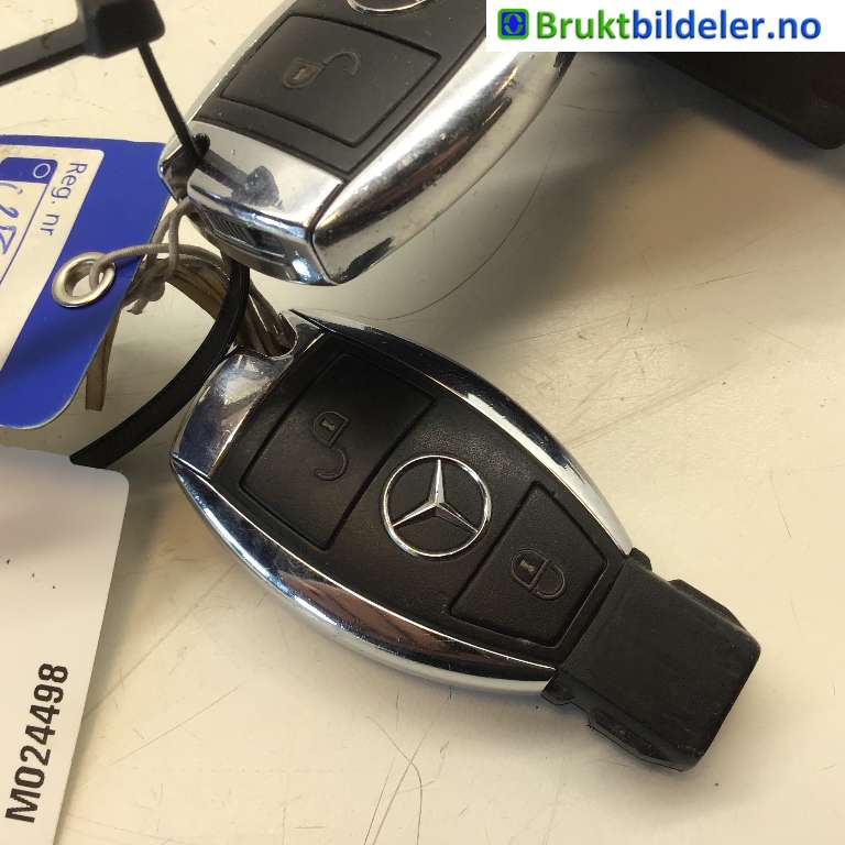 Nøkkel til Mercedes C-Klasse 2011-2014 (Fase 2) (W204) (W204) (MERCEDES|A 212 766 56 06|)