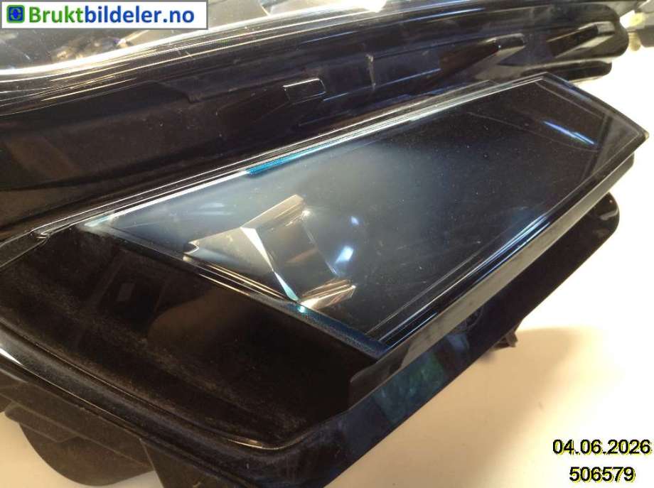 Frontlykt høyre halogen til Škoda Kodiaq 2017-->>  (SKODA|566 941 016 E|1ZX 012 669-26|566 941 016 H)