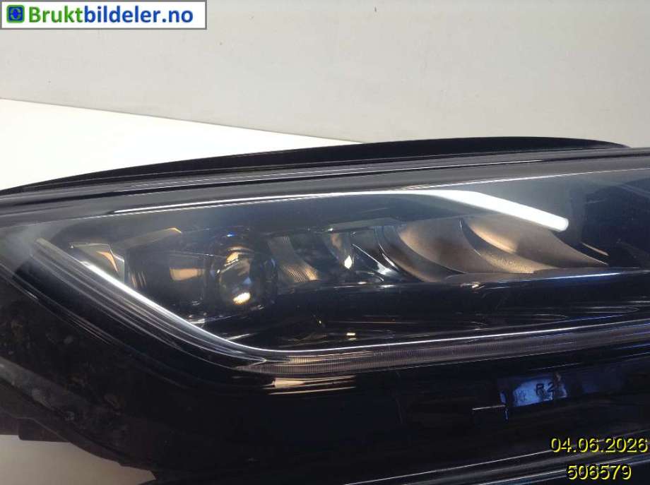 Frontlykt høyre halogen til Škoda Kodiaq 2017-->>  (SKODA|566 941 016 E|1ZX 012 669-26|566 941 016 H)