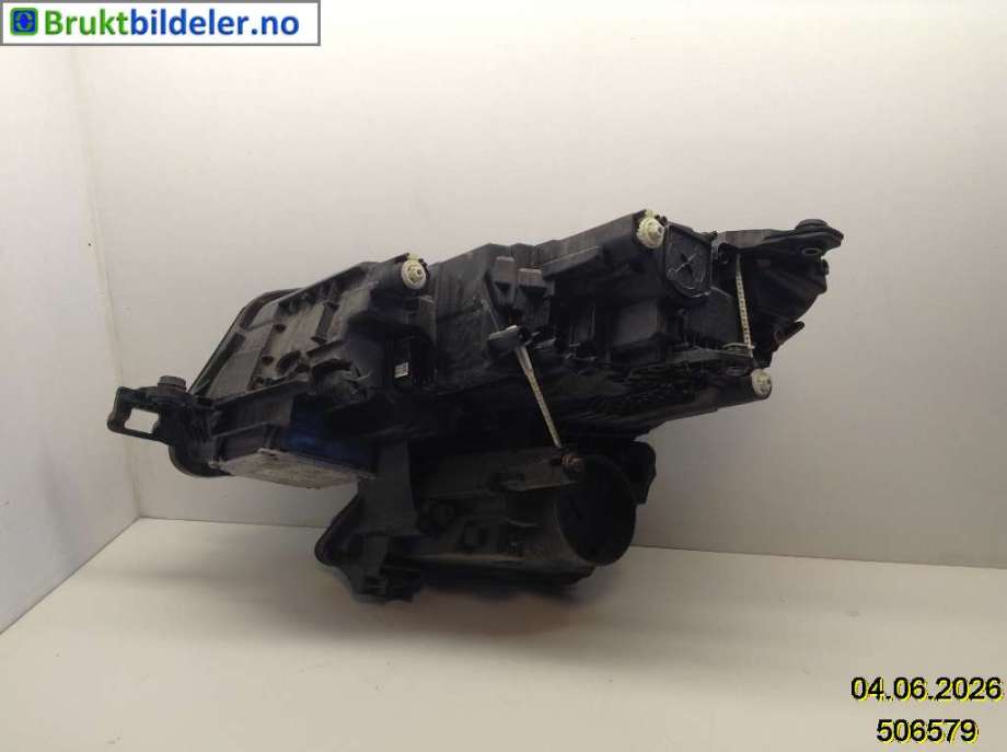 Frontlykt høyre halogen til Škoda Kodiaq 2017-->>  (SKODA|566 941 016 E|1ZX 012 669-26|566 941 016 H)
