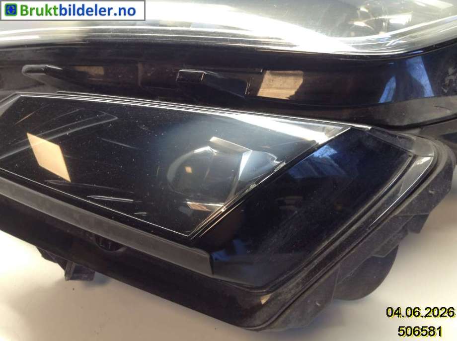 Frontlykt venstre halogen til Škoda Kodiaq 2017-->>  (SKODA|566 941 015 E|1ZX 012 669-25|566 941 015 H)