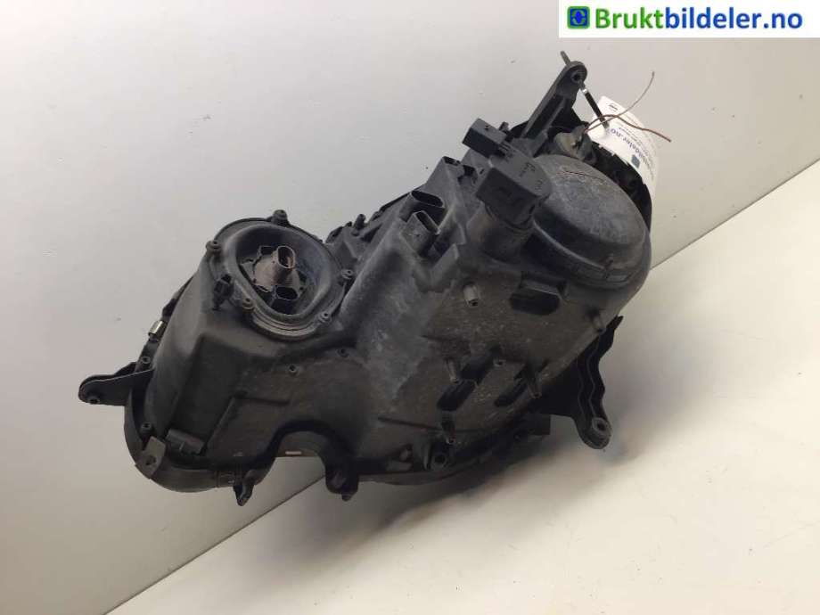 Frontlykt høyre halogen til Mercedes E-Klasse 2002-2006 (Fase 1) (W211) (W211) (MERCEDES|A 211 820 02 61|)