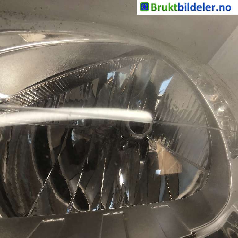 Frontlykt venstre halogen til Peugeot Partner 2008-2015 (Type II, Fase 1)  (PEUGEOT|9682828280|89318031|)