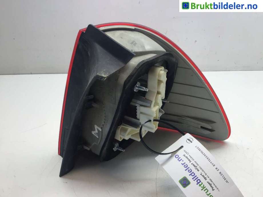 Baklykt venstre til BMW 3-Serie 2005-2011 (E90/E91/E92/E93) (E90/E91/E92/E93) (BMW|63 21 7 289 431|)