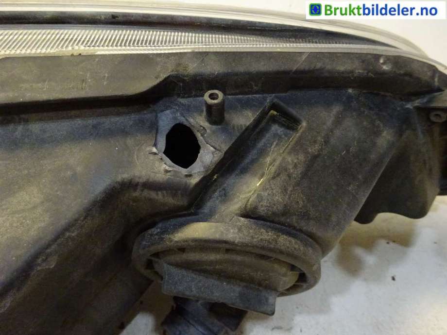 Frontlykt venstre xenon til Opel Astra J 2010-2015  (OPEL|13374517|1ZT 010 012-05|)