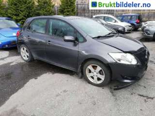Dør høyre foran til Toyota Auris, 2007-2010 (Type I, Fase 1)  (TOYOTA|)