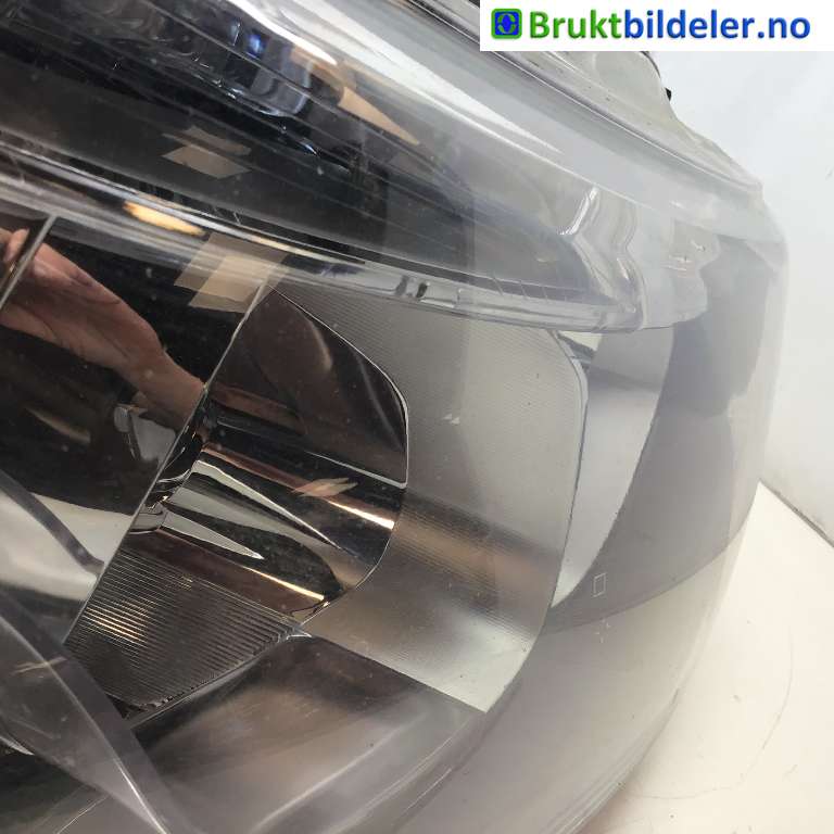 Frontlykt høyre xenon til Mitsubishi Outlander 2012-2015 (Type III, Fase 1)  (MITSUBISHI|8301C204|)