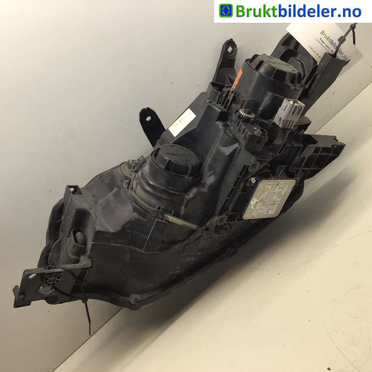 Frontlykt høyre xenon til Mitsubishi Outlander 2012-2015 (Type III, Fase 1)  (MITSUBISHI|8301C204|)