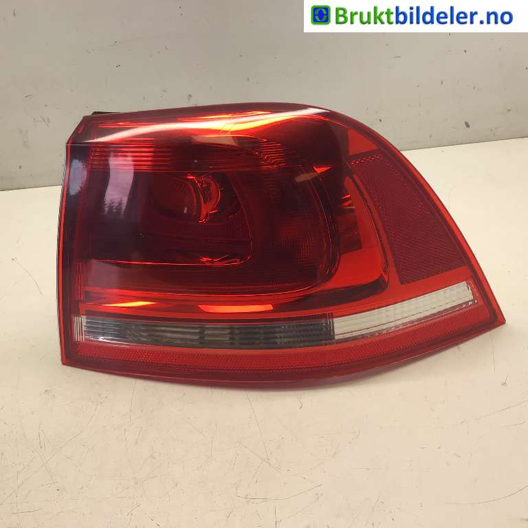 Baklykt høyre til VW Touareg, 2010-2018 (Type II)  (VOLKSWAGEN|7P9 945 096 D)