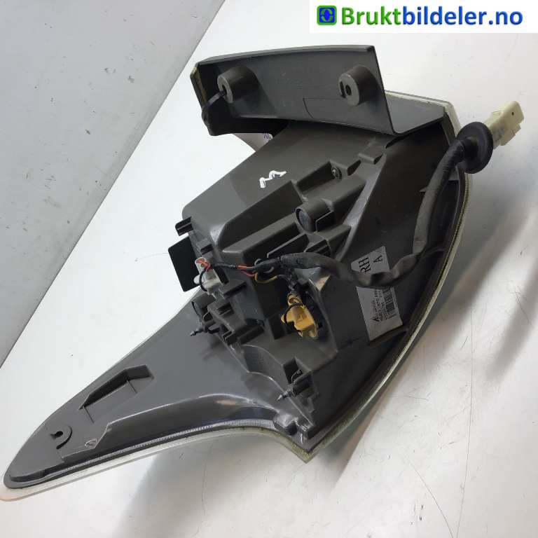 Baklykt høyre til Mitsubishi Outlander 2012-2015 (Type III, Fase 1)  (MITSUBISHI|8330A788|F114001092|)