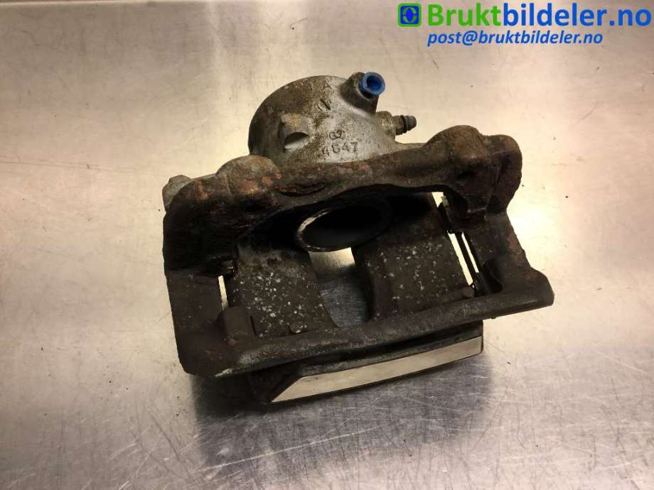 Bremsecaliper venstre foran til Mercedes C-Klasse 2007-2011 (Fase 1) (W204) (W204) (MERCEDES|A 204 421 25 81|)