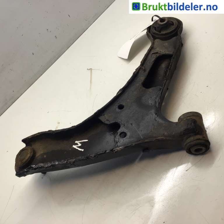 Bærebru venstre foran nedre til Suzuki Grand Vitara 2005-2015 (Type III)  (SUZUKI|45202-65J00|)