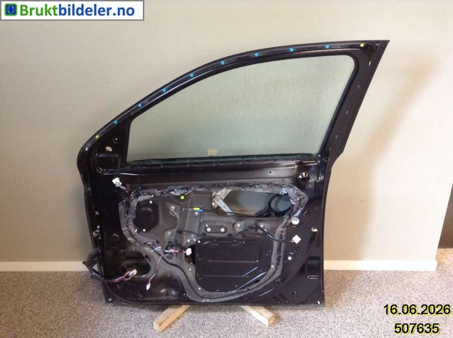 Dør høyre foran til Mitsubishi Outlander 2012-2015 (Type III, Fase 1)  (MITSUBISHI|5700B672|)