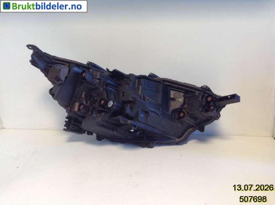 Frontlykt venstre halogen til Toyota bZ4X 2022-->> (TOYOTA|8118542D00||8118542D01)