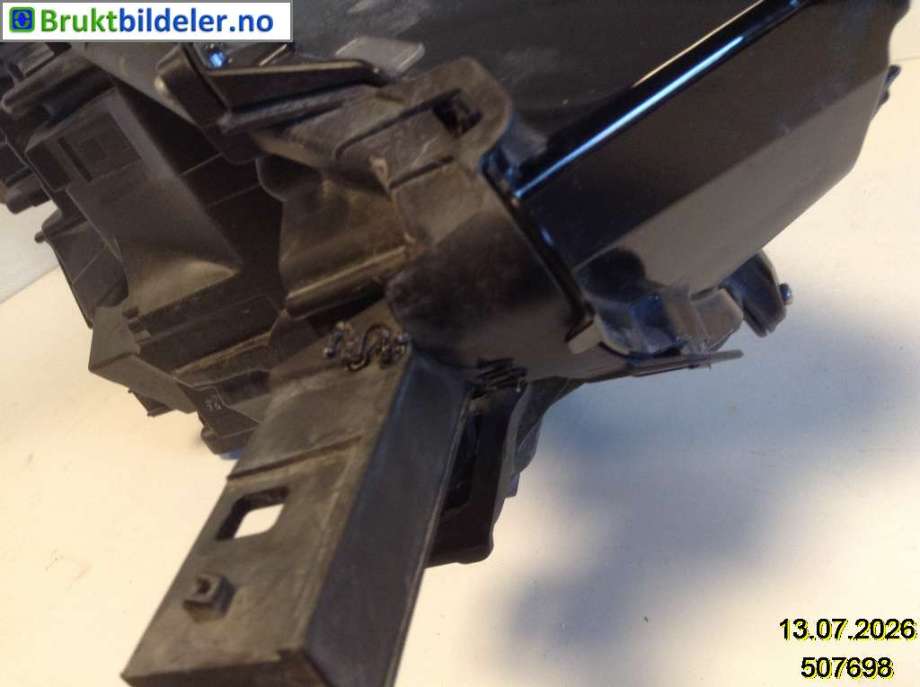 Frontlykt venstre halogen til Toyota bZ4X 2022-->> (TOYOTA|8118542D00||8118542D01)
