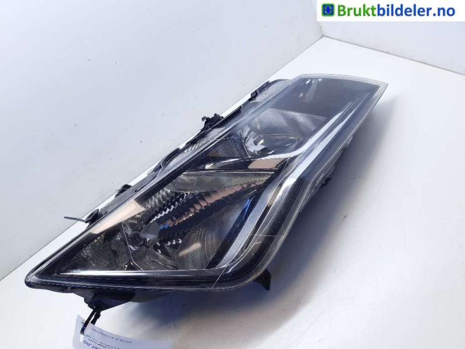 Frontlykt høyre halogen til Seat Leon, 2013-2020 (Type III)  (5F1 941 006 A)
