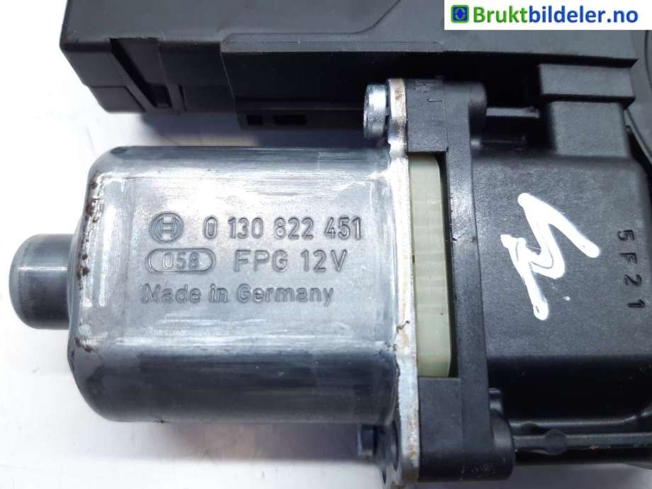 Ruteheis venstre foran til VW Passat 2011-2015 (B7) (B7) (VOLKSWAGEN|3AA959701A|0 130 822 451|)