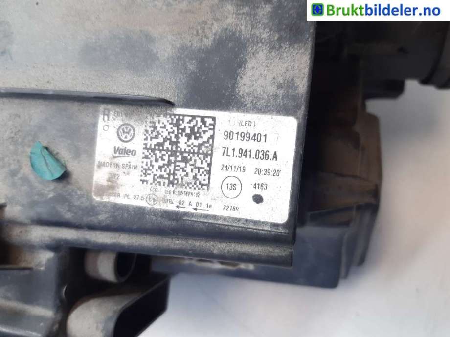 Frontlykt høyre halogen til VW Transporter / Caravelle 2019-->> (T6.1) (T6.1) (VOLKSWAGEN|7L1 941 774|90 199401|7L1 941 036 A)