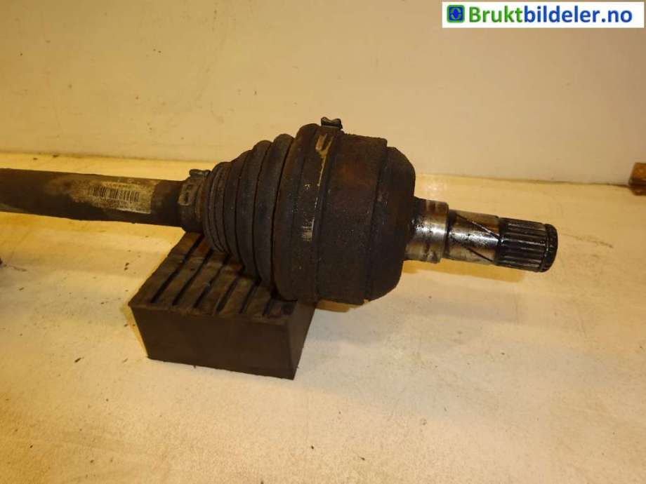 Drivaksel venstre foran til Opel Astra J 2010-2015  (OPEL|13354382|)