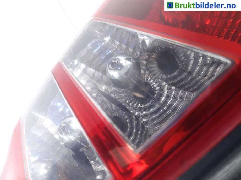 Baklykt høyre til Hyundai Terracan 2002-2007  (HYUNDAI|92402H1520|)