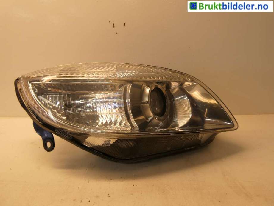 Frontlykt høyre halogen til Škoda Roomster, 2006-2010 (Fase 1) (SKODA|5J1 941 018)