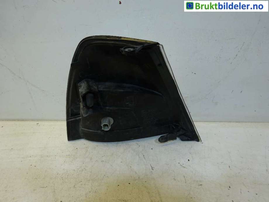 Blinklykt venstre til Toyota Hiace 2007-2012 (Fase 3)  (TOYOTA|8174326030|)