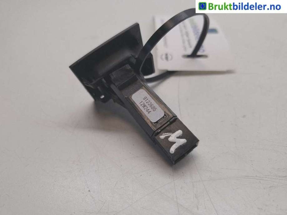 Bryter nødblink til Volvo XC70 2008-2013 (Type II, Fase 1)  (VOLVO|9123685|4970|)