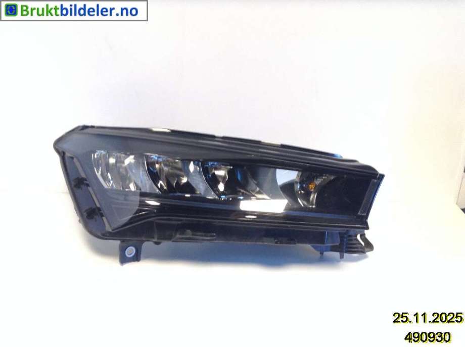 Frontlykt høyre halogen til Škoda Enyaq 2021-->> (SKODA|5LB 941 016|1EX 014 773-02|5LB 941 018)