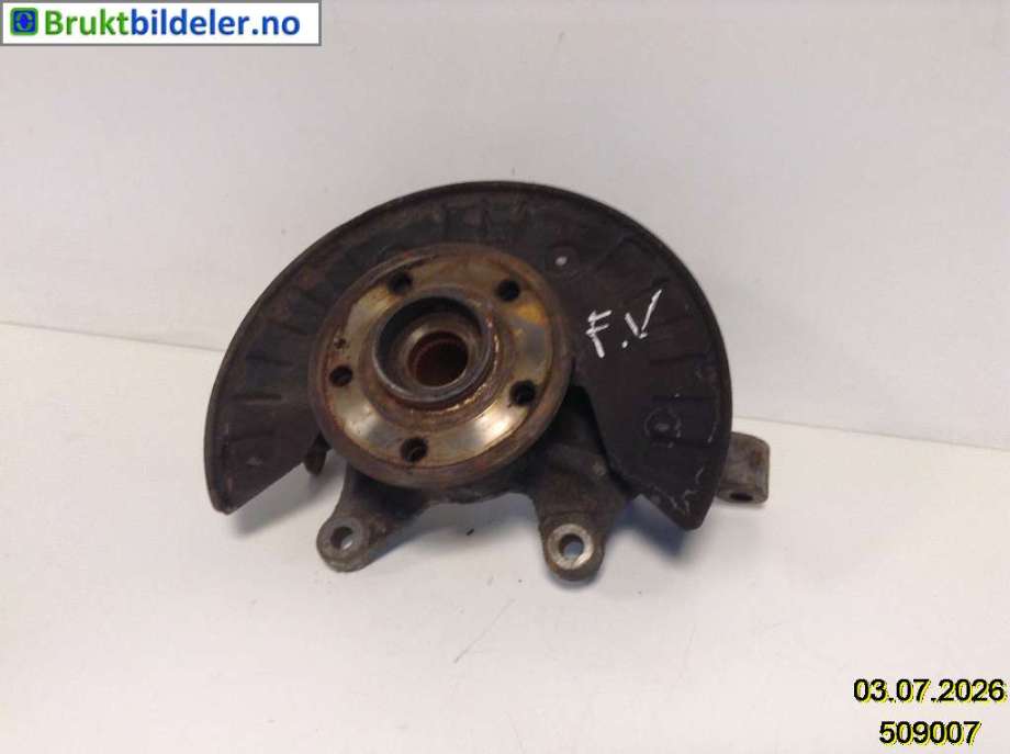 Hjulspindel venstre foran til Mercedes Vito/Viano 2010-2014 (Fase 2) (W639) (W639) (MERCEDES|A 639 330 02 20|)