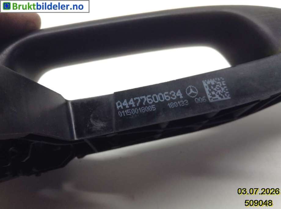 Dørhåndtak utv høyre foran til Mercedes Vito 2014-->> (W447) (W447) (MERCEDES|A 447 760 06 34|)