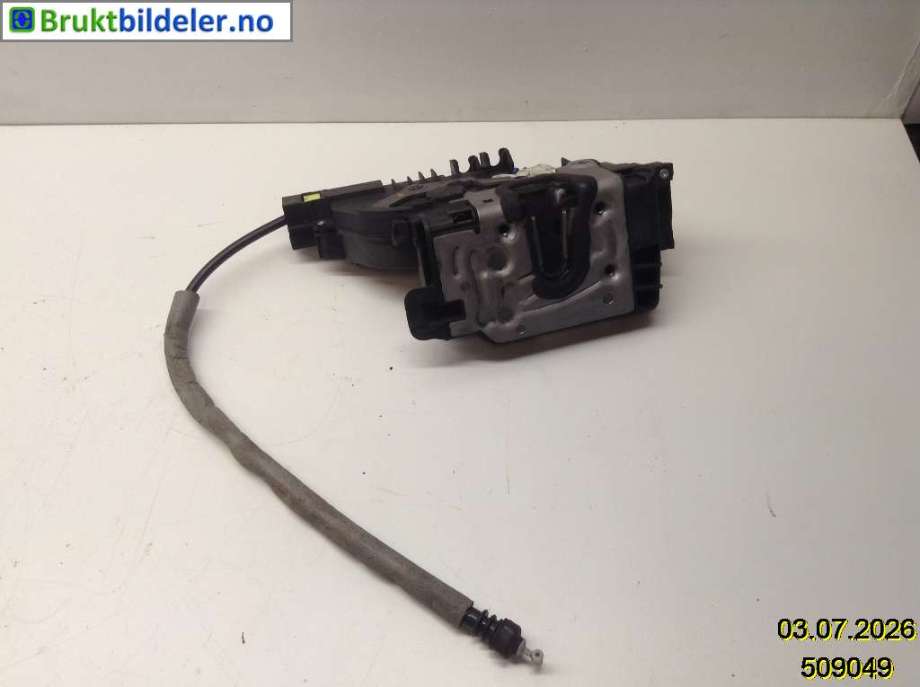 Låsekasse høyre foran til Mercedes Vito 2014-->> (W447) (W447) (MERCEDES|A 447 720 02 35|)