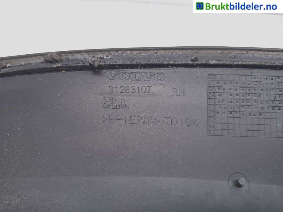 Hjulbuelist høyre bak til Volvo XC70, 2008-2013 (Type II, Fase 1) (VOLVO|31283107)