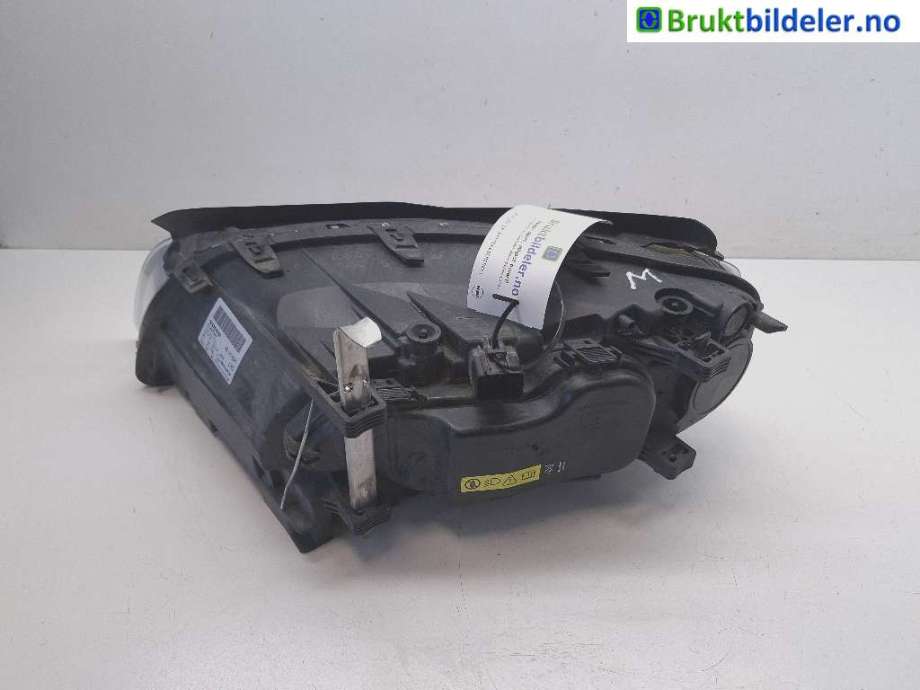 Frontlykt høyre xenon til Volvo XC70 2008-2013 (Type II, Fase 1)  (VOLVO||31353533)