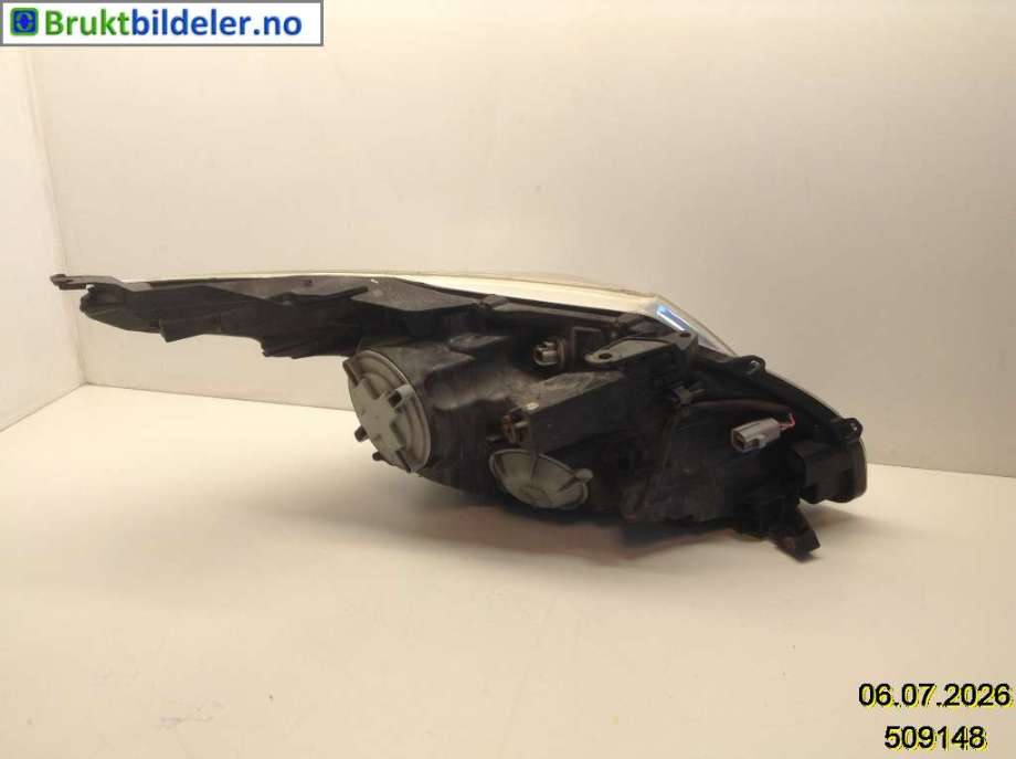 Frontlykt venstre halogen til Toyota Avensis 2009-2015 (Type III, Fase 1)  (TOYOTA|8117005310||8117005311)