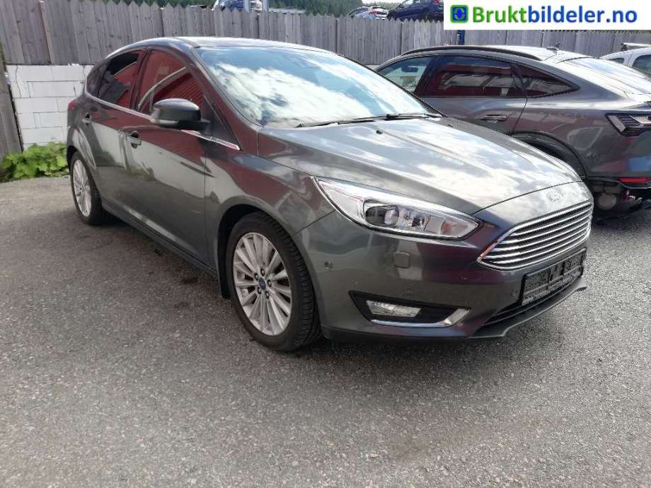 Skjerm høyre foran til Ford Focus, 2014-2018 (Type III, Fase 2)  (FORD|)